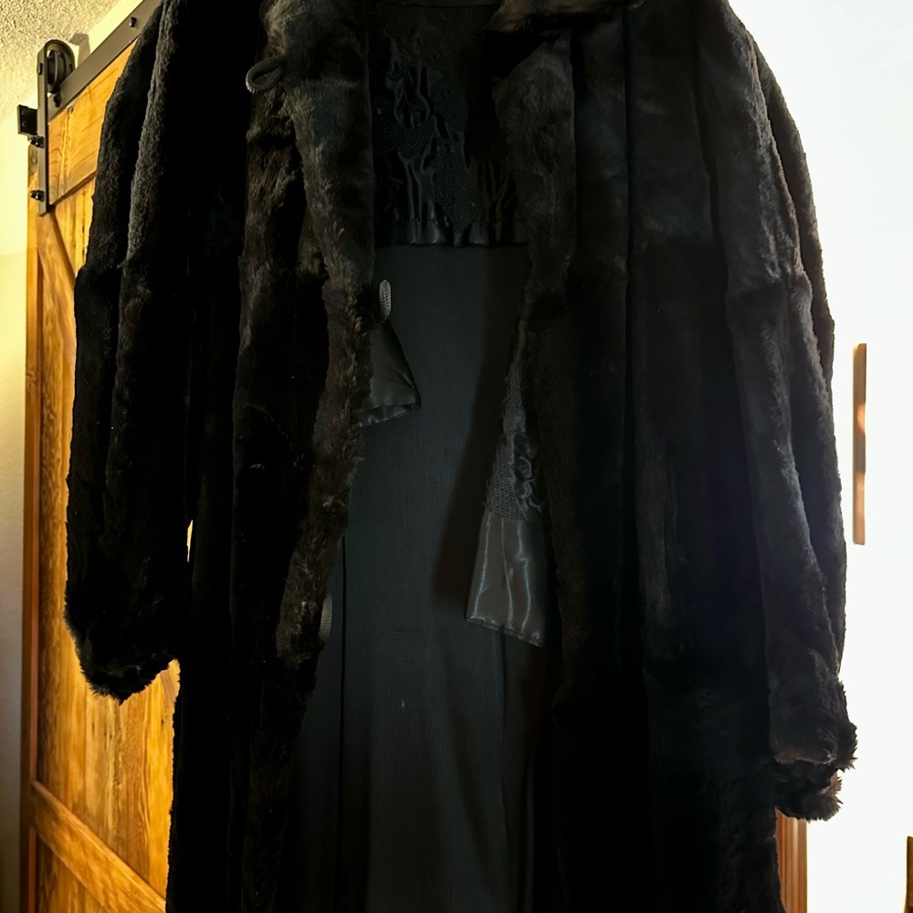 Elegant Black Fur Coat 1940- real